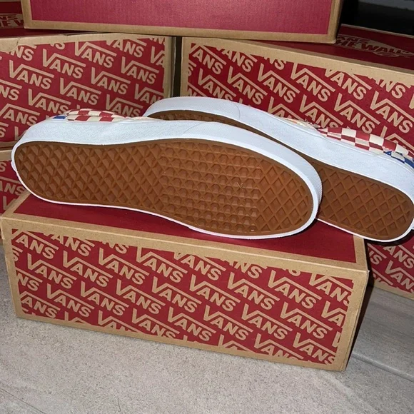 COPY - 🔥 VANS CLASSIC SLIP ON CHECKERBOARD MULTI/ TRUE WHITE SLIP ON SHOES NWT - Picture 9 of 9